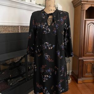 H&M Fall Floral Black Tie Neck Shift Dress Size 4 Women's